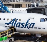 Off-duty Alaska Airlines pilot tried to shut off engines on flight