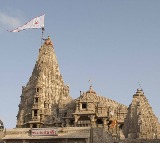 Mukesh Ambani, son seek blessings at Gujarat's Dwarkadhish temple