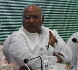 Kharge chairs Cong CEC to finalise candidates for Telangana