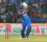 Team India set easy target for Aussies