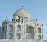 Women group made to apologise for performing yoga at Taj Mahal