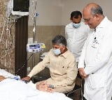 Chandrababu visits CM KCR at Yashoda Hospital in Hyderabad