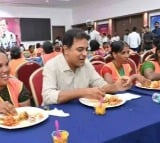 KTR takes lunch with sanitary workers