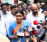 Sharmila meets brother Jagan Reddy a day before joining Congress
