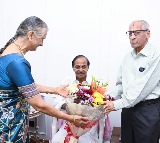 Former governor ESL Narasimhan and his wife visits CM KCR