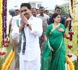 Andhra CM participates in Sankranti festivities