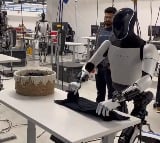 Elon Musk Says His Robot Folds A Shirt Like Human
