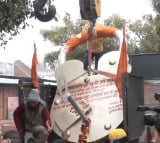 Devotees offers huge lock offered to Ayodhya Ram Mandir
