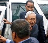 Nitish Kumar meets Bihar Governor; 'Khela Hobe’ says Manjhi