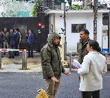 Delhi Police team again at Kejriwal's residence to serve notice