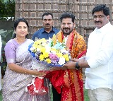GHMC Deputy Mayor Srilatha joining Congress