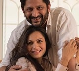 V-Day: Arshad Warsi shares loved-up picture with wife Maria Goretti
 on 25th anniversary