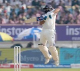 Team India lost 3 wickets for 33 runs in Rajkot test