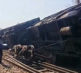 At least 8 wagons of goods train derail in Delhi Zakhira