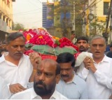 Harish Rao participates in Lasya Nandita funeral procession