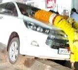Former AP Minister Chinna Rajappa's narrow escape in road accident