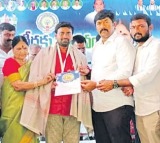 Darshi YSRCP In-Charge Pledges Salary to Volunteers if Elected MLA