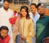 Actress Samantha Visited Sri Padmavati Ammavaari Temple In Tiruchanur