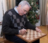 Chess legend Garry Kasparov added to terrorists and extremists list by Russia