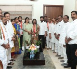 Hyderabad Mayor Vijayalakshmi and former MLC Puranam Satish join Congress