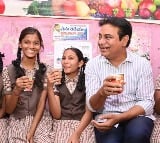 KTR with school students
