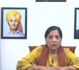 Sunita Kejriwal Is Best Person says Saurabh Bharadwaj