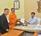 Swami Paripoornananda files nomination for Hindupur assembly constituency