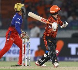 SRH lost 3 early wickets in 207 runs chasing