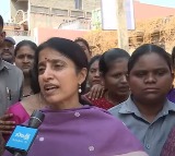 YS Bharathi Campaigns for Jagan, Criticizes Chandrababu's Remarks