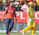 Harshal Patel removes Dhoni for no score