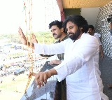 Ram Charan along with Pawan Kalyan greets Pithapuram people