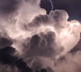 Lightning strike hits airport runway in Texas