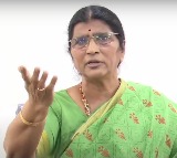 Lakshmi Parvathi fires on Purandeswari