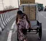 Lunchbox And A Lift Viral Video Shows Womans Compassion For Struggling Rickshaw Puller