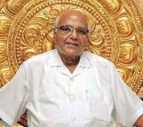 Venkaiah Naidu Chiranjeevi pay tributes to Ramoji Rao