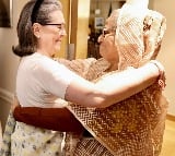 Sonia Gandhi meets Sheikh Hasina