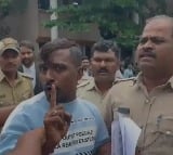 Gangster who had threatened Nitin Gadkari, thrashed after raising pro-Pakistan slogans in Karnataka court