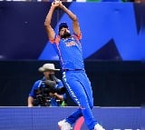 T20 World Cup: Siraj gets 'Fielder of the Match' medal from Yuvraj after India beat USA
