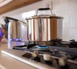 Experts says do not put oil beside gas stove