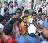 Home minister Anitha visits Simhachalam temple