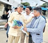 CM Chandrababu Meet Karnataka Businessmen in Bengalore Airport 