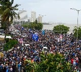 Mumbai marine drive filled with crowd awaiting for Team India