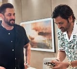 Salman Khan attends MS Dhonis birthday
