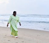 President Droupadi Murmu takes stroll on pristine Puri beach