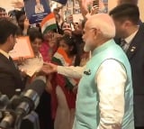 PM Modi gets rousing welcome from Indian community in Moscow