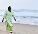 President of india Draupadi Murmu morning walk at Puri beach