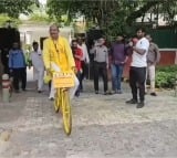TDP MP Kalisetty Appalanaidu arrives Parliament by cycle 