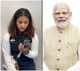 PM Modi calls up Manu Bhaker, congratulates her on maiden Olympic medal win (2nd Lead)