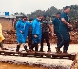 Rahul and Priyanka reach landslide-hit Chooramala in Wayanad, take stock of situation