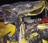 Road Accident On Lucknow Agra Express Highway 7 Dead